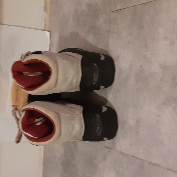 COLUMBIA  Size  6.5 - Picture 3 of 5
